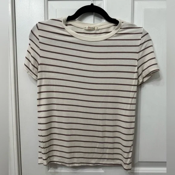 ⭐️Lot of 4 t-shirts in size S - Picture 4 of 9